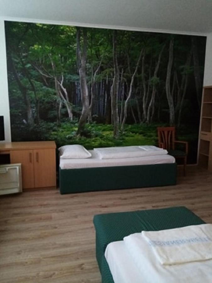 Hotel Hubert Nové Zámky Zewnętrze zdjęcie