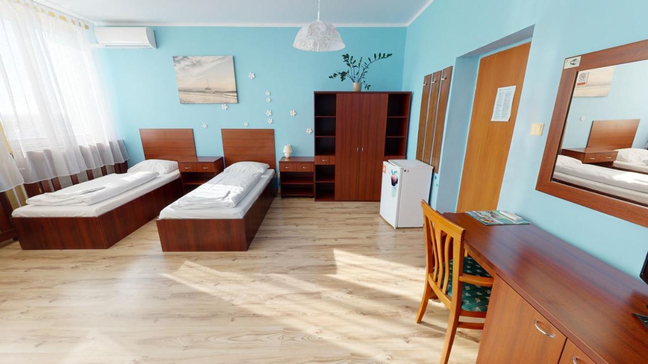Hotel Hubert Nové Zámky Zewnętrze zdjęcie