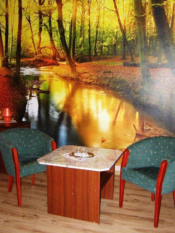 Hotel Hubert Nové Zámky Zewnętrze zdjęcie