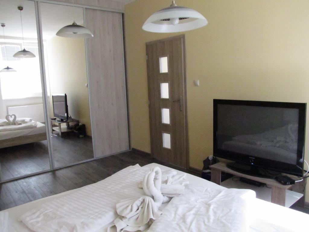 Hotel Hubert Nové Zámky Zewnętrze zdjęcie
