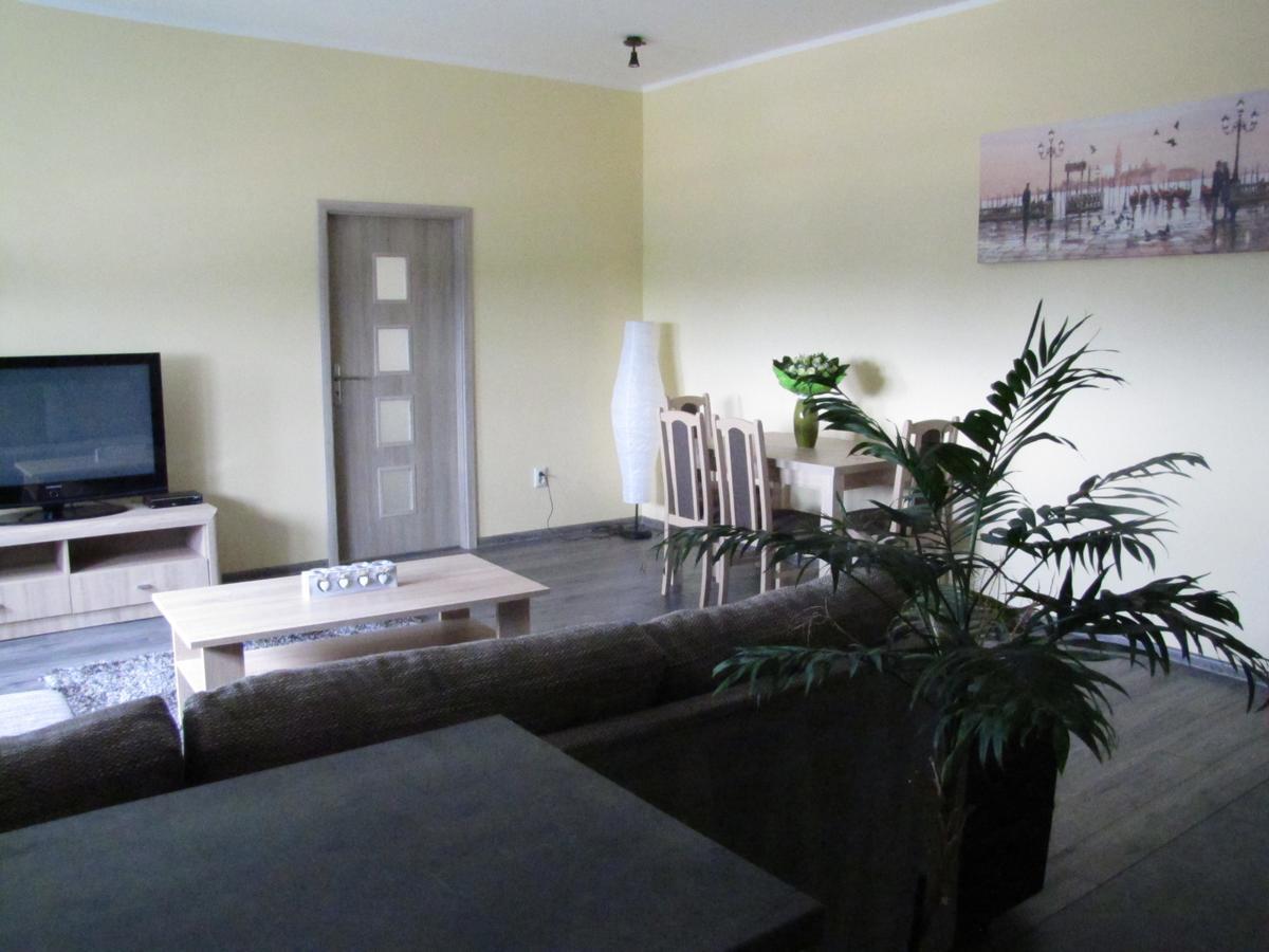 Hotel Hubert Nové Zámky Zewnętrze zdjęcie