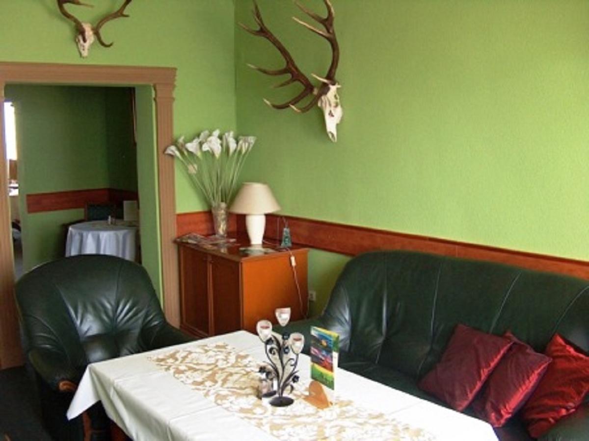 Hotel Hubert Nové Zámky Zewnętrze zdjęcie